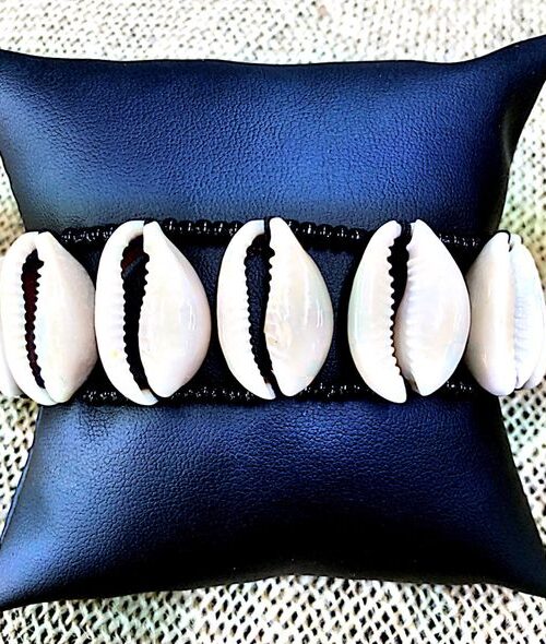 Cowrie Shall Bracelet